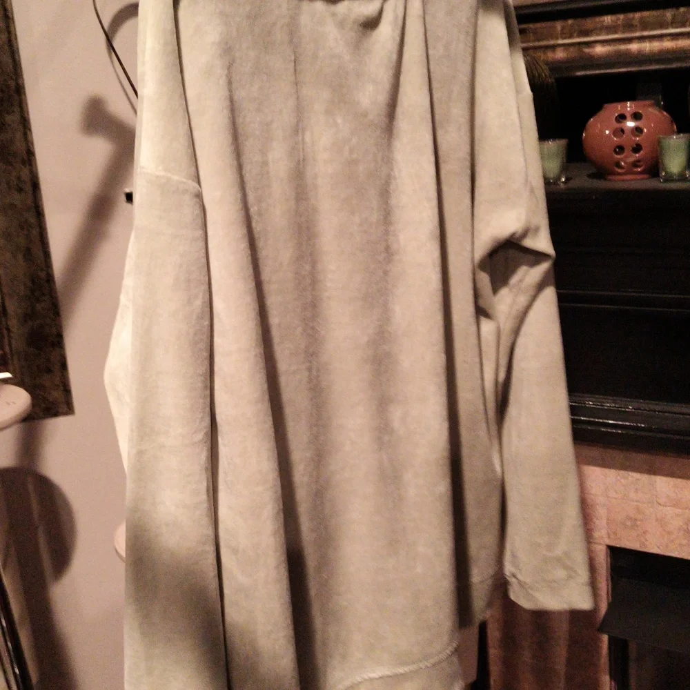 FINAL PRICE NWT J. Jill Sage Smoke Green Top Size Medium - Picture 7 of 9